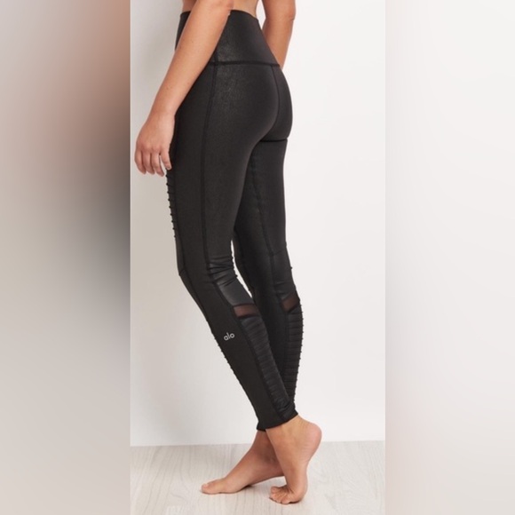 Alo Black Leggings - Picture 1 of 7